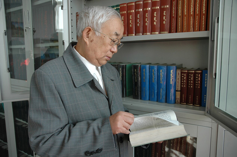 ώɹ壬ͨhZ(y)Z(y)ӢZ(y)ȶNZ(y)Ї(gu)B(yng)(li)ĵһɹx(chng)W(xu)ңҲӢ(gu)ػʼx(chng)W(xu)(hu)Ӽ{ĵһλЇ(gu)x(chng)W(xu)ҡF(xin)75qgڄ(dng)W(xu)̌W(xu)о