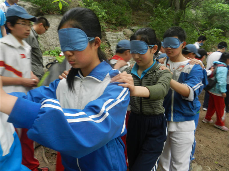 2013518ЌW(xu)޴ЌW(xu)dیW(xu)УpɽL(fng)^(q)(lin)_չչӖ(xn)