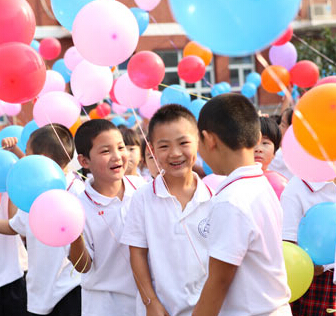 ӡˢW(xu)ԺСW(xu)ӟonͯ    ӡˢW(xu)ԺСW(xu)20139£ǱظУkĵһٌW(xu)УW(xu)Уe8100ƽףF(xin)꼉̌W(xu)13W(xu)465̎43Ѕ^(q)Ǹɽ̎11[Ԕ(x)]