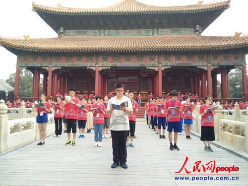 誦讀現(xiàn)場(chǎng)  攝影/實(shí)習(xí)生趙佳