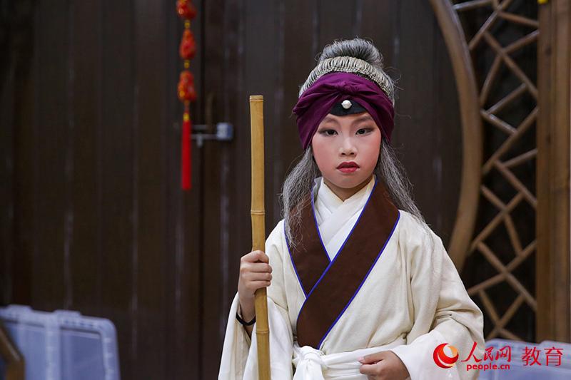 北京燈市口小學優(yōu)質(zhì)教育資源帶第二屆京劇社團專場演出。吳晨 攝