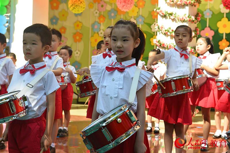 六一國際兒童節(jié)來臨之際，北京市第五幼兒園以“啟迪夢想、炫彩童年”為主題，舉行親子科技嘉年華活動。熊旭 攝