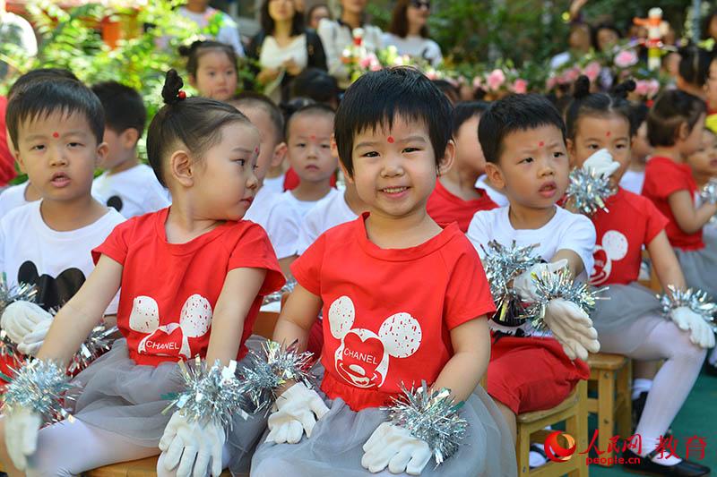 六一國際兒童節(jié)來臨之際，北京市第五幼兒園以“啟迪夢想、炫彩童年”為主題，舉行親子科技嘉年華活動。熊旭 攝