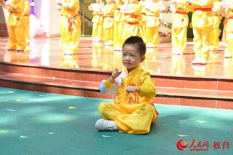 六一國際兒童節(jié)來臨之際，北京市第五幼兒園以“啟迪夢想、炫彩童年”為主題，舉行親子科技嘉年華活動。熊旭 攝