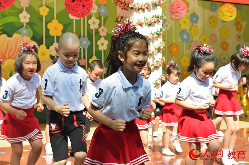 六一國際兒童節(jié)來臨之際，北京市第五幼兒園以“啟迪夢想、炫彩童年”為主題，舉行親子科技嘉年華活動。熊旭 攝