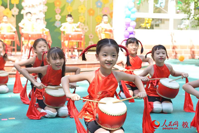 六一國際兒童節(jié)來臨之際，北京市第五幼兒園以“啟迪夢想、炫彩童年”為主題，舉行親子科技嘉年華活動。熊旭 攝
