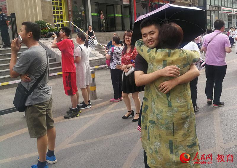 少年，願你前程似錦。李依環(huán) 攝