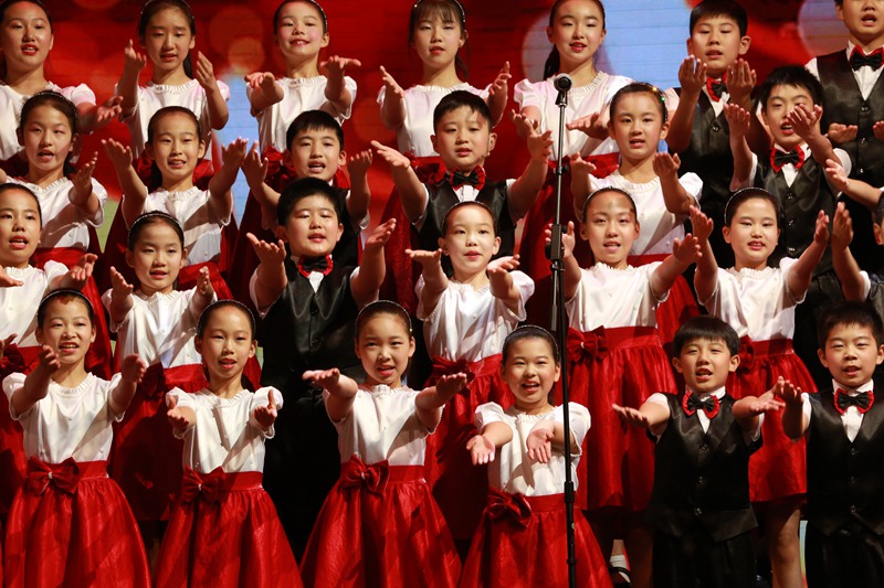 燈市口小學(xué)金帆合唱團(tuán)動(dòng)情演唱 朱博/攝