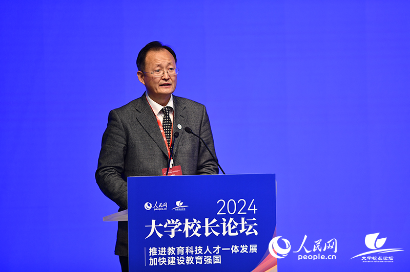 對外經(jīng)濟貿(mào)易大學(xué)黨委書記黃寶印。人民網(wǎng)記者 任峰濤攝