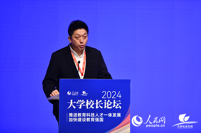 沈陽音樂學(xué)院黨委副書記、院長田彥。人民網(wǎng)記者 任峰濤攝