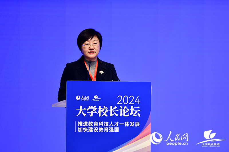 河北經(jīng)貿(mào)大學黨委書記李曉華。人民網(wǎng)記者 任峰濤攝