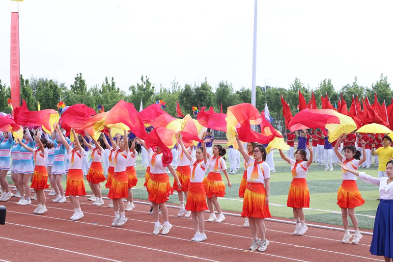 首都高等學(xué)校第63屆學(xué)生田徑運(yùn)動會開幕。北京信息科技大學(xué)供圖