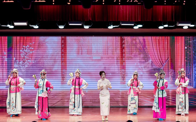 北京市第五十五中學(xué)對(duì)外開放五十周年活動(dòng)舉辦。校方供圖