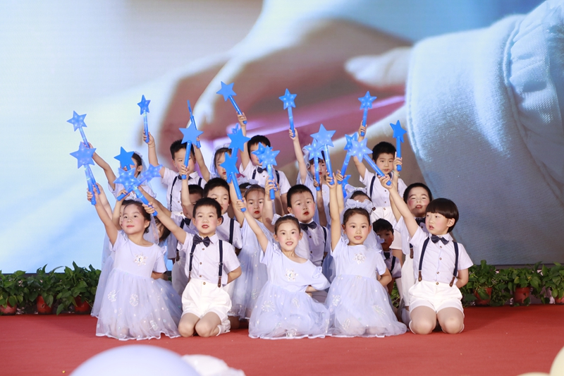 北京大學醫(yī)學部幼兒園“手拉手、心連心，快樂共成長”主題活動現(xiàn)場。園方供圖