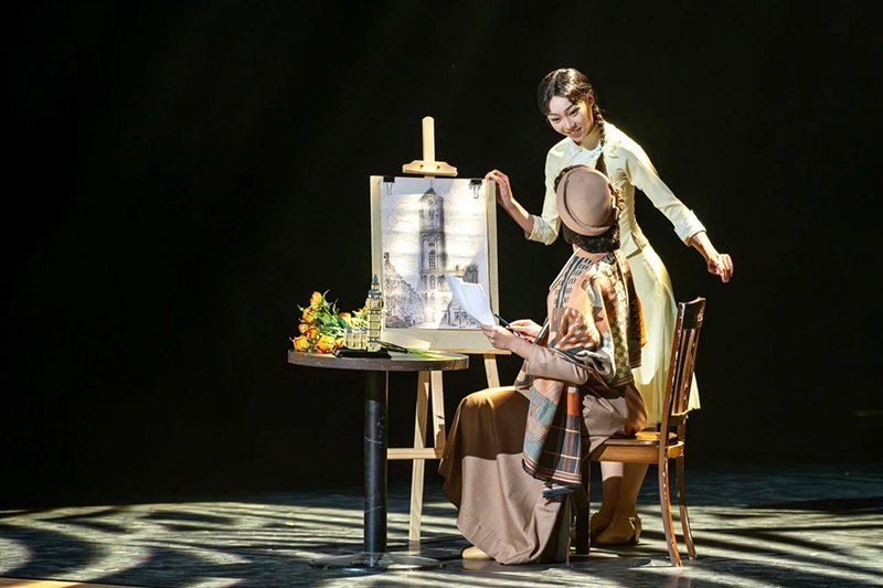 閉幕式上，原創(chuàng)國(guó)標(biāo)舞劇《人間四月天》上演。學(xué)校供圖