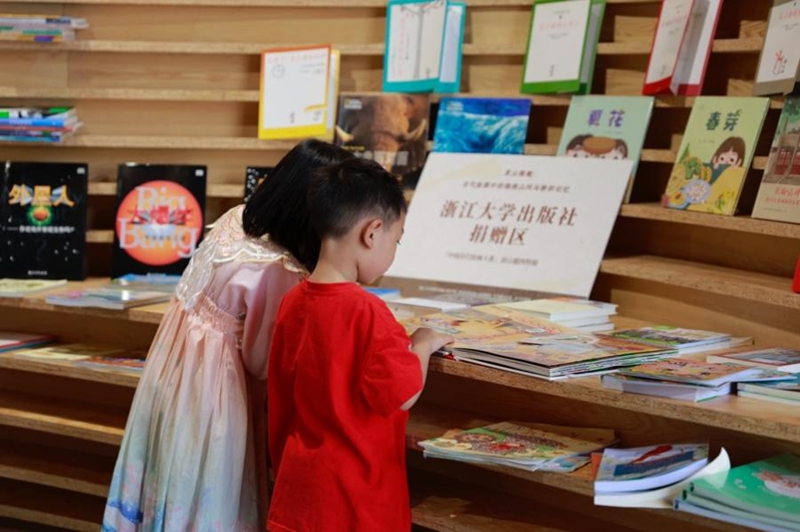 “靈山稚趣：古代繪畫中的錦繡山河與耕織記憶”主題特展舉辦。校方供圖
