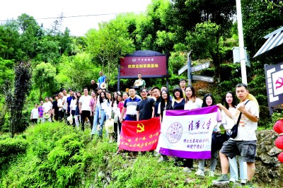 清華大學(xué)智庫(kù)中心教師指導(dǎo)博士生社會(huì)實(shí)踐活動(dòng)。資料圖片