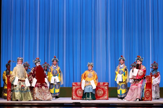 第七屆中國(guó)京劇優(yōu)秀青年演員研究生班畢業(yè)公演北京站京劇《龍鳳呈祥》精彩上演
